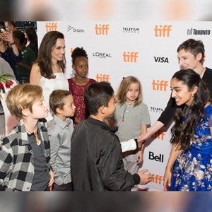Angelina Jolie at premiere with her kids